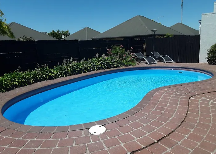 Airport Hotel: Sundowner Motel