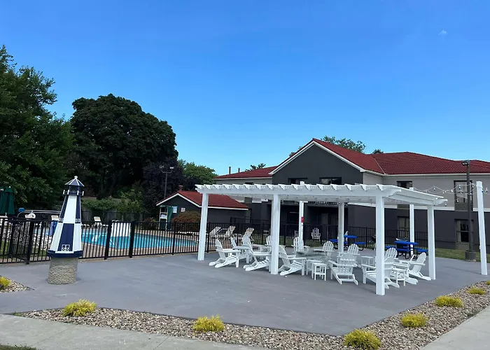 3 star hotel: La Quinta Inn By Wyndham Sandusky Near Cedar Point