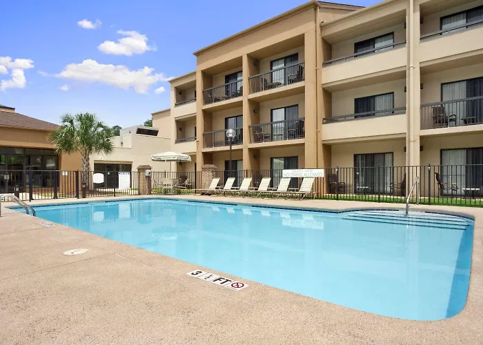 Cheap hotels Baymont By Wyndham Columbia Northwest
