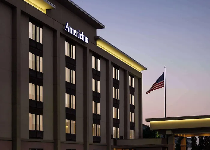 Hotel: Americinn By Wyndham Madison West