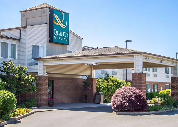 Hotel near College: Quality Inn & Suites Longview Kelso