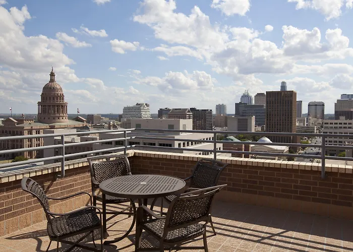Romantic hotel: Doubletree Suites By Hilton Austin Downtown Capitol