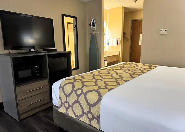 Baymont By Wyndham Tupelo