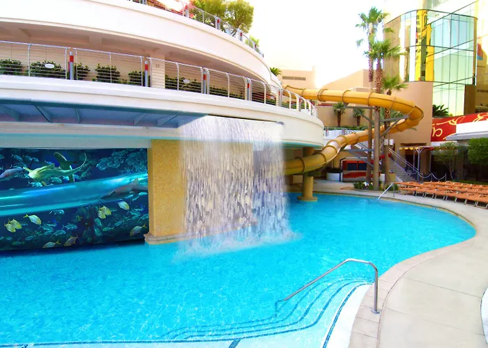 Waterpark hotel: Golden Nugget Hotel & Casino Las Vegas