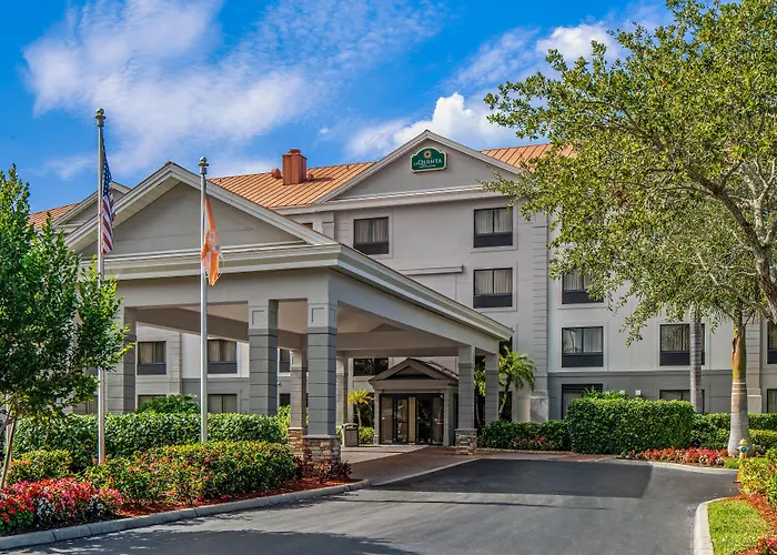 3 star hotels La Quinta By Wyndham Bonita Springs Naples North