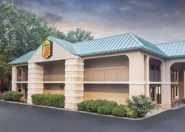 Super 8 By Wyndham Lithonia