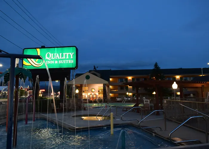 Quality Inn & Suites At Dollywood Lane