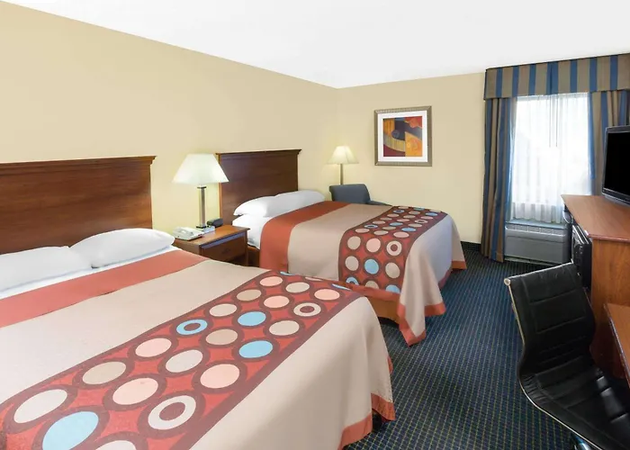 Hotel: Super 8 By Wyndham Hattiesburg South