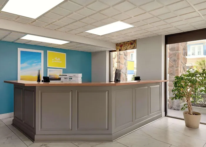 Days Inn By Wyndham Myrtle Beach-Beach Front