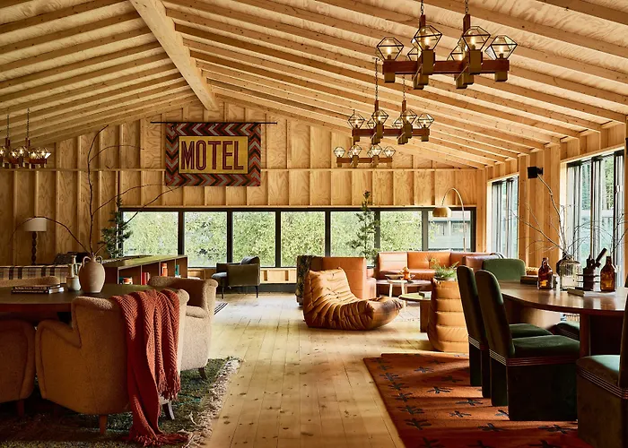 Bluebird Cady Hill Lodge