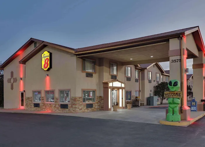 Cheap hotel: Super 8 By Wyndham Roswell