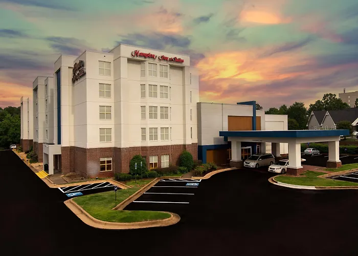Hampton Inn & Suites West