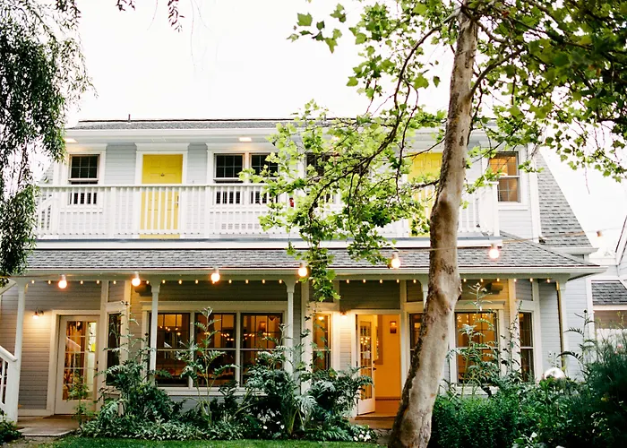 Luxury hotel only: Lithia Springs Resort