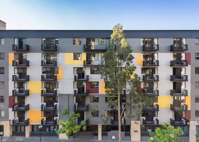 Resort: Mont Clare Boutique Apartments