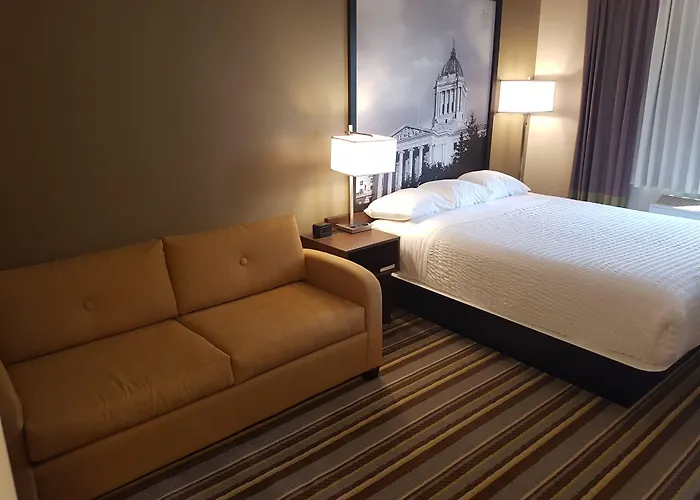 Romantic hotel: Super 8 By Wyndham Winnipeg West