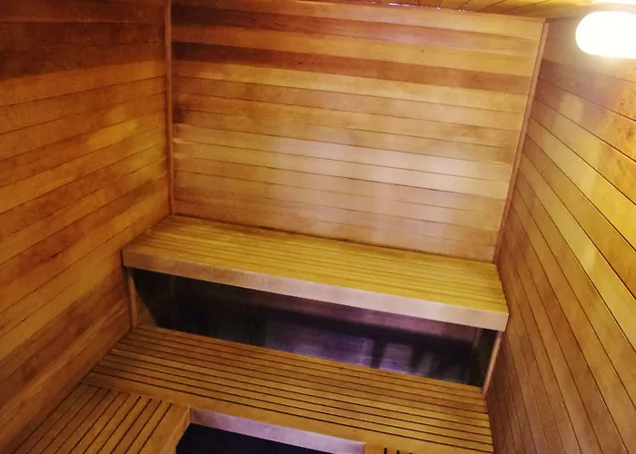 Glenwood Springs Cedar Lodge