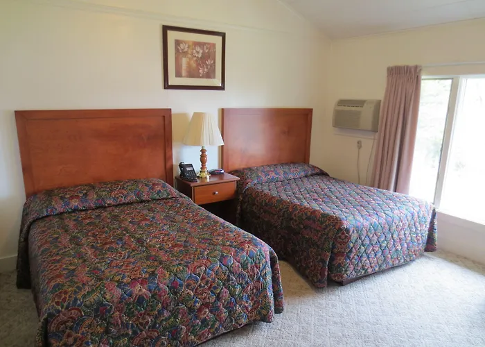 Hickory Grove Motor Inn - Cooperstown
