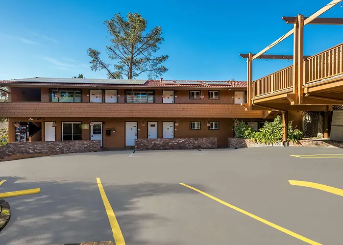 Clarion Collection Carmel Oaks Inn