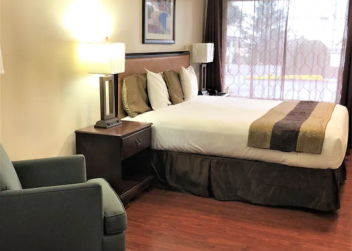 Blue Coast Inn & Suites