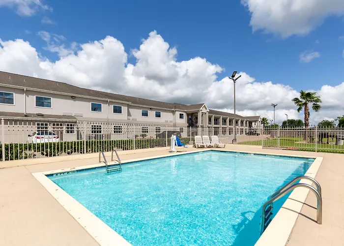 Resort: Studio 6 Bay City Tx