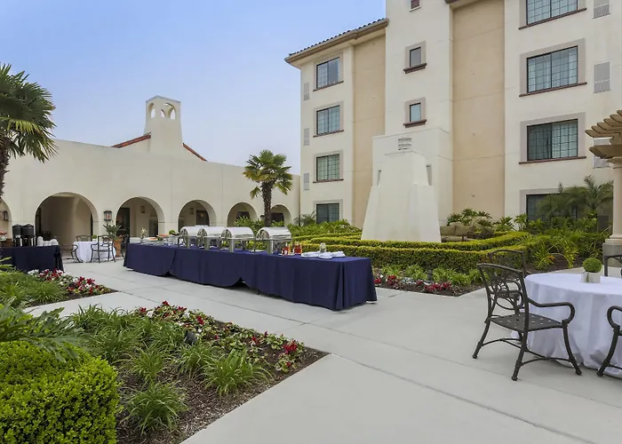 Haustierfreundliches Hotel: Courtyard San Diego Airport/Liberty Station
