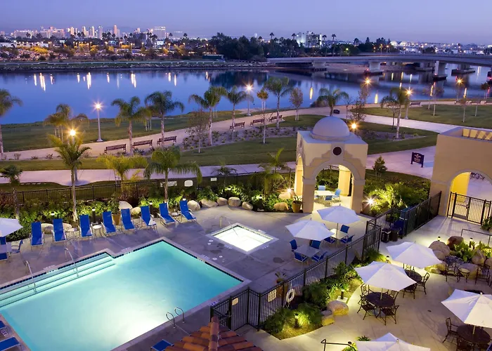 Haustierfreundliches Hotel: Courtyard San Diego Airport/Liberty Station