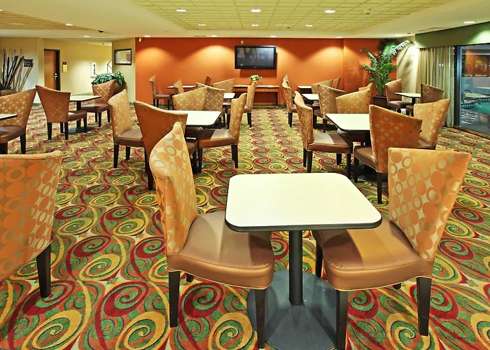 Luxury hotel only: Holiday Inn Express Tyler South By Ihg