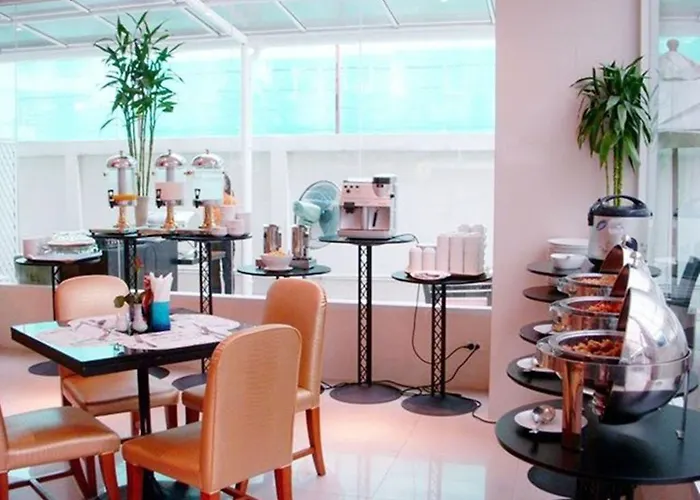 Tango Vibrant Living Hotel - Sha Extra Plus