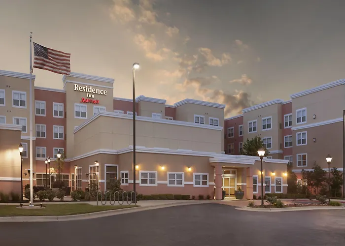 Hotel with pool: Residence Inn By Marriott Stillwater