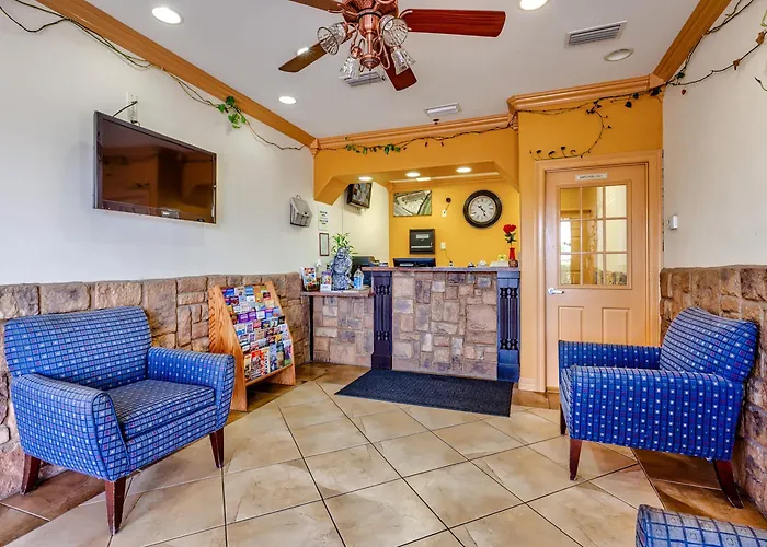 Hotel near College: Quality Inn Brownsville