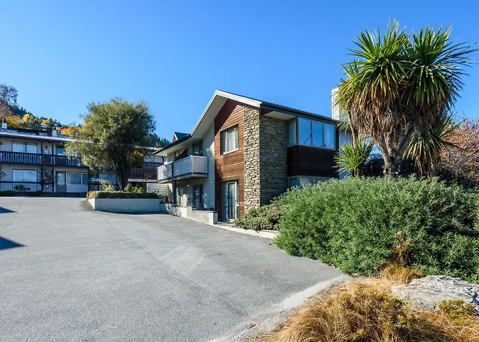 Queenstown Motel Apartments (Adults Only)