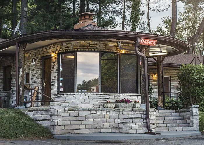 The Mountaineer Inn - Asheville