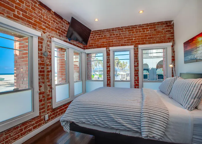 Venice Breeze Suites