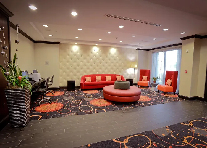 Hampton Inn & Suites Albany At Albany Mall