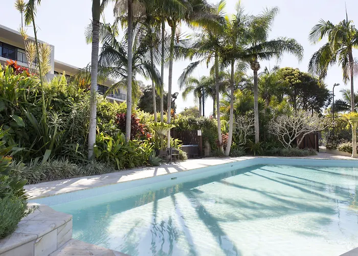 Apart hotel: The Oasis Apartments And Treetop Houses