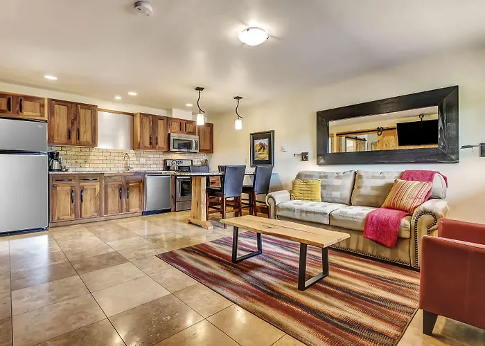 Wall Street Suites