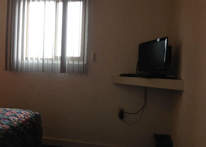 Hub Motel