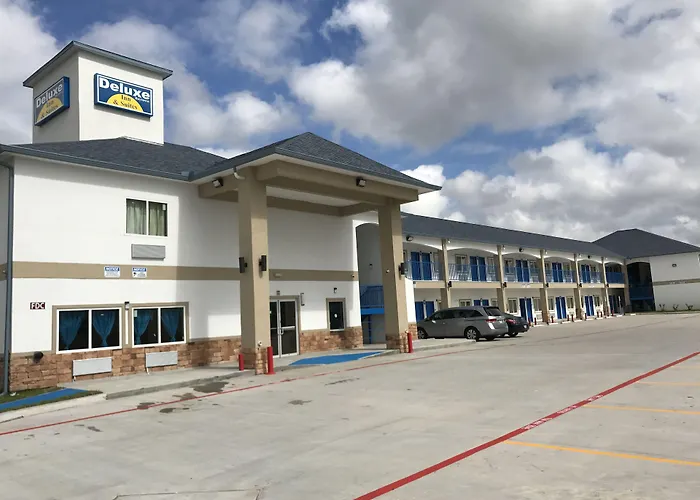 Deluxe Inn & Suites - Baytown