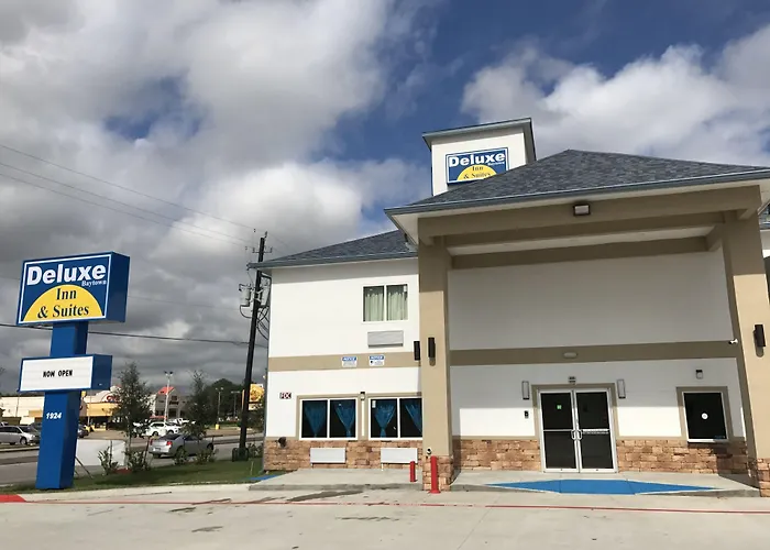 Deluxe Inn & Suites - Baytown