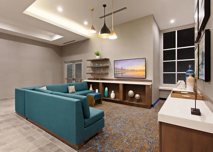 Hotel with Tennis: Springhill Suites By Marriott Huntington Beach Orange County