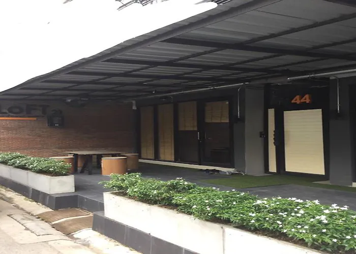 Loft 21 Apartment Romklao