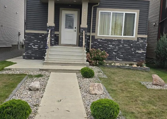 Private Villa: Harmony House Edmonton