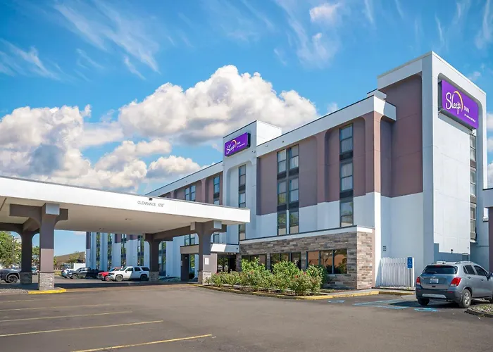 Hotel with pool: Sleep Inn Indianapolis East