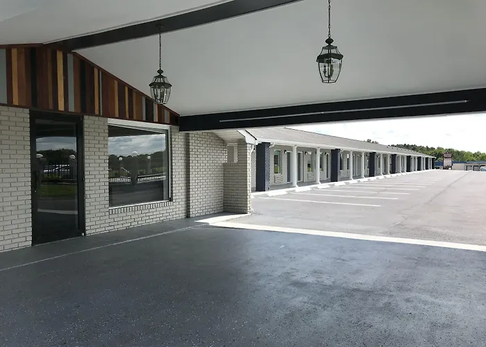 Rodeway Inn Calhoun South