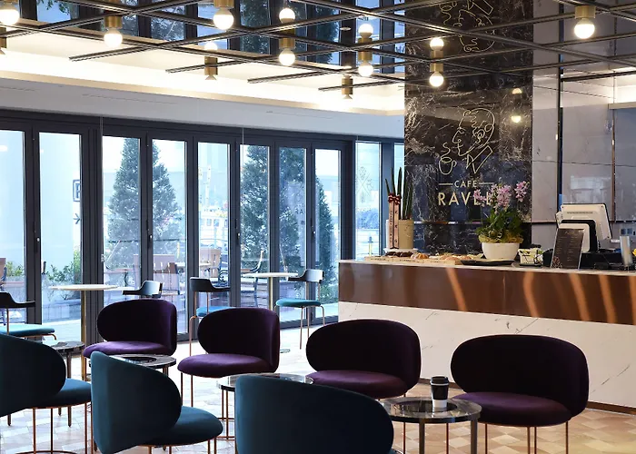 Lavalse Hotel