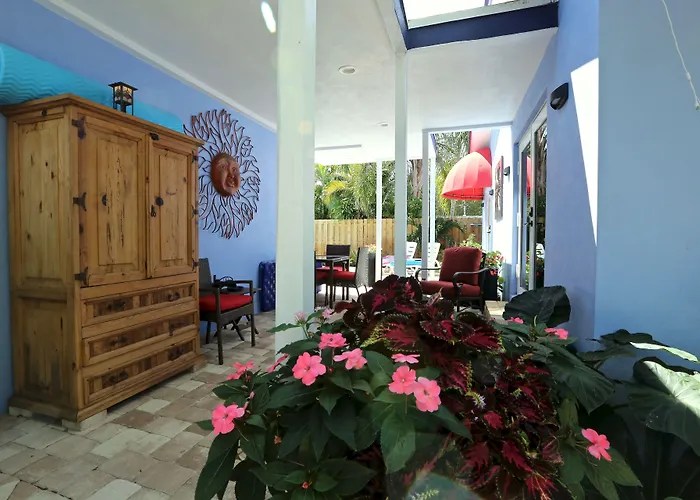 Fantasy Island Inn, Caters To Men