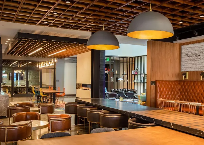 Luxury hotel only: Canopy By Hilton Memphis Downtown