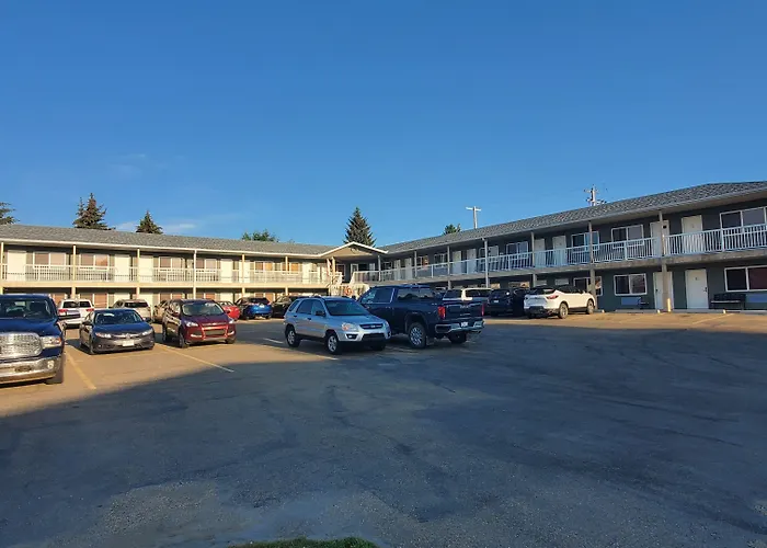 Shoreside Inn & Suites