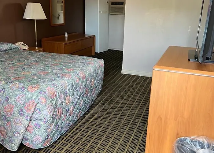 Aaron Motel