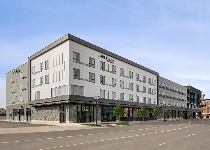 Courtyard By Marriott Downtown